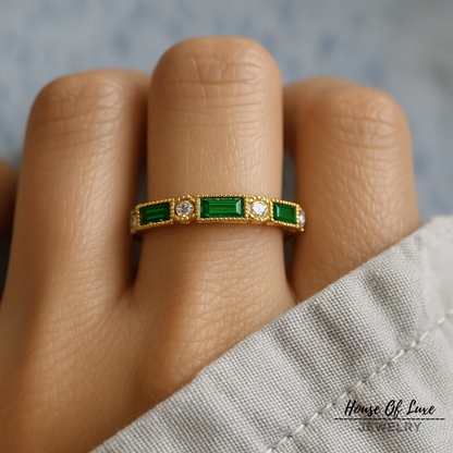 Lynor™ | Green Inlaid Zirconia Ring – Vibrant Sparkle with Elegant Detail