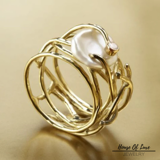 Lynor™ | Thin Golden & Pearl Ring – Delicate Elegance with a Timeless Touch