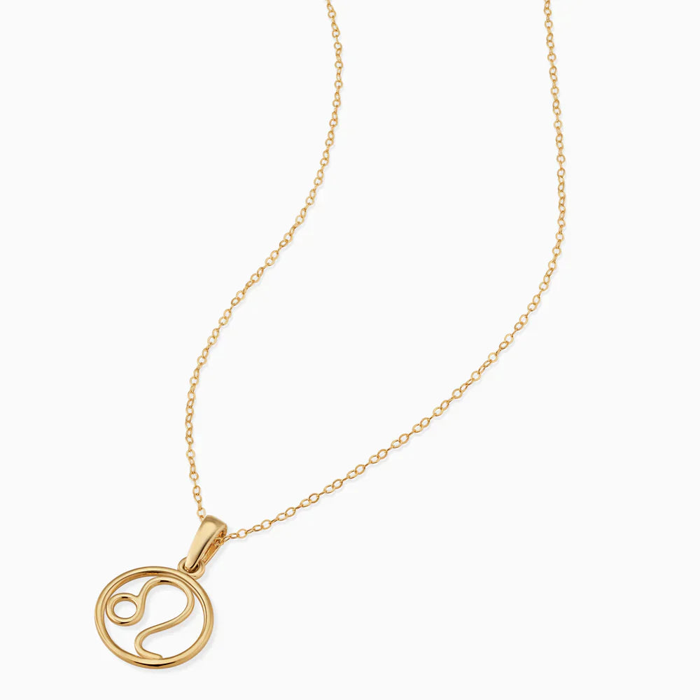 Lynor™ | Zodiac Necklace – Personalized 18K Gold with Celestial Charm