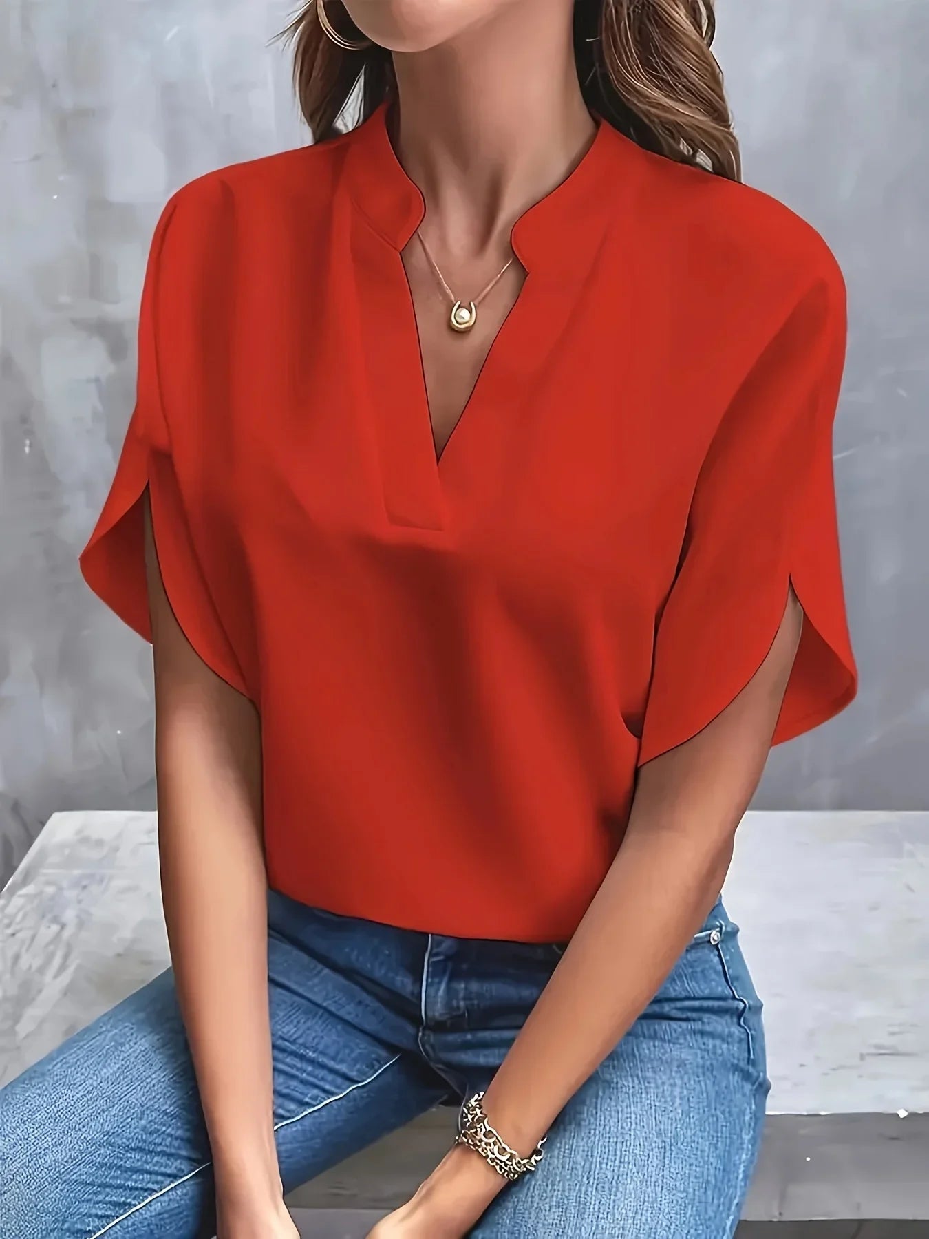 Lynor™ | Elegant Blouse with Refined Cut