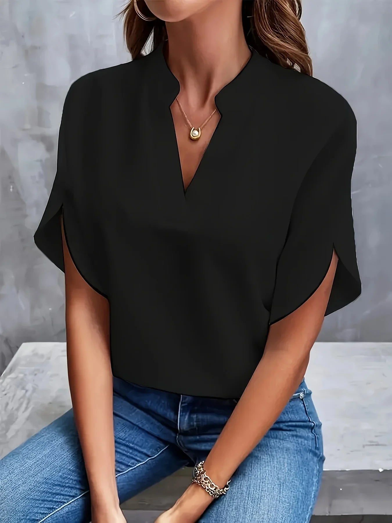 Lynor™ | Elegant Blouse with Refined Cut