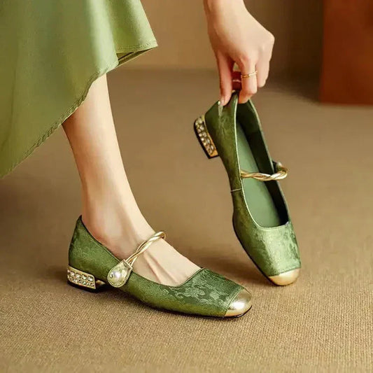 Lynor™ | Stylish Embroidered Sandals – Adjustable Fit with Artistic Detail