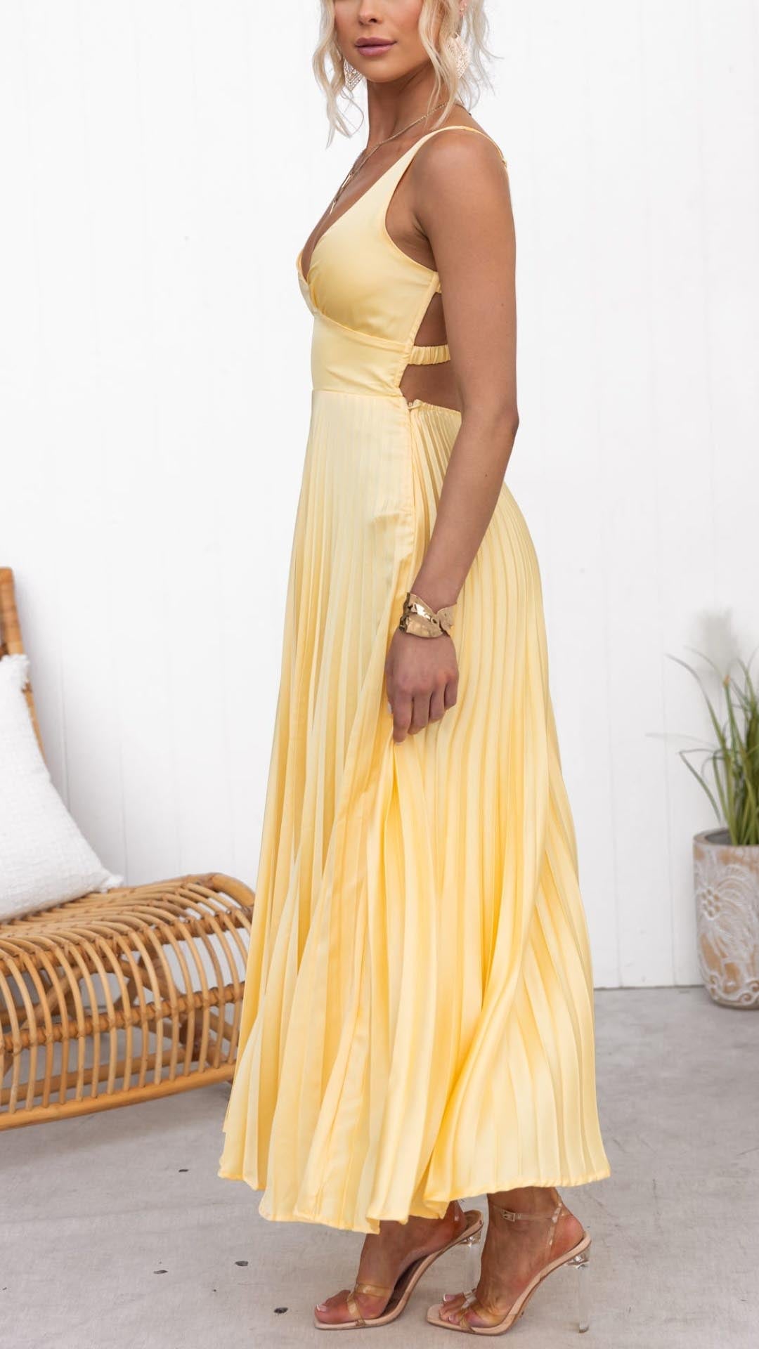 Lynor™ | Yellow Pleated Maxi Dress