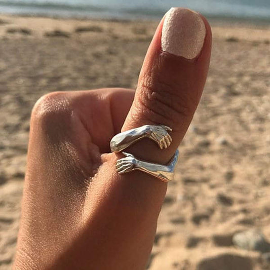 Lynor™ | Adjustable Silver Hug Ring – Gentle Embrace in Elegant Form