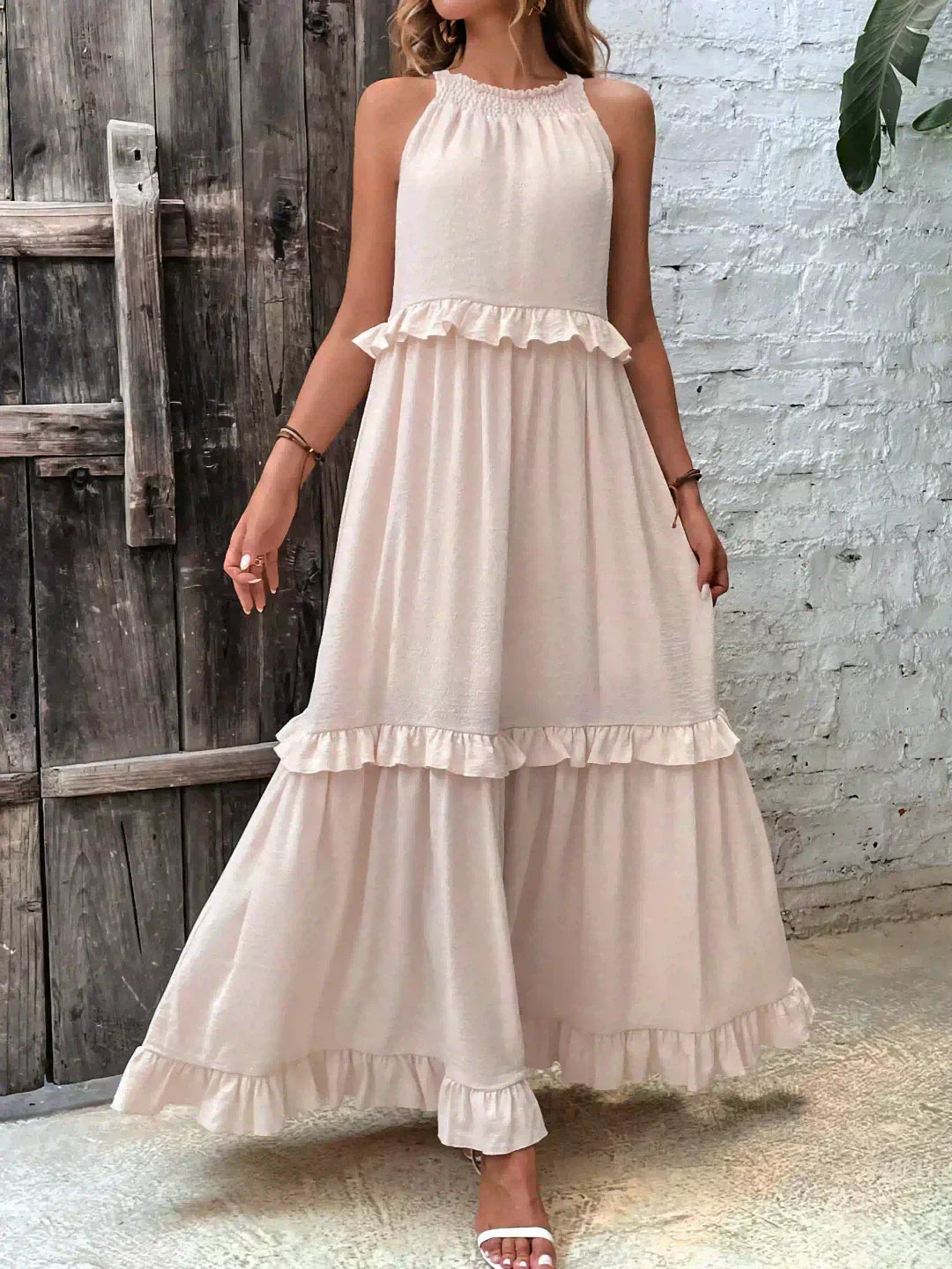 Lynor™ | Elegant Sleeveless Dress with Ruffles