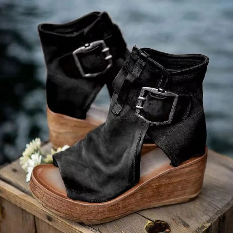 Lynor™ | The Rivage Buckle Wedge