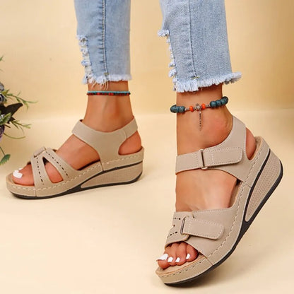 Lynor™ | Comfort Lift Sandal Walk Easy