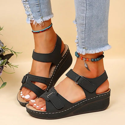Lynor™ | Comfort Lift Sandal Walk Easy