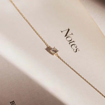 Lynor™ | Cléa Moissanite Bracelet – Radiant 14K Gold with a Brilliant Touch