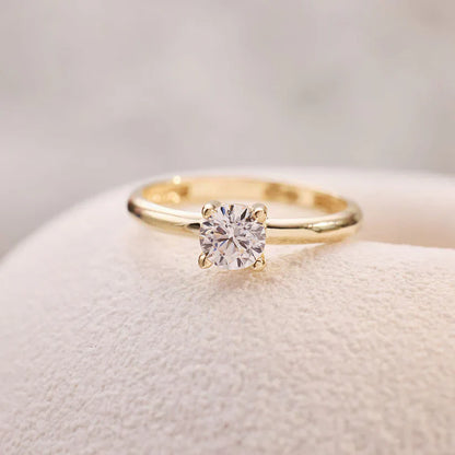 Lynor™ | Mira Castelle Ring – Refined 14K Gold with Regal, Sculpted Elegance