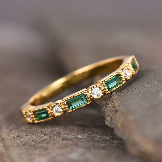 Lynor™ | Gold Ring with Green Zirconia
