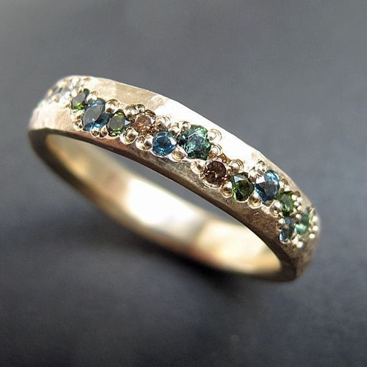 Lynor™ | Vintage Gold Ring with Colorful Accents – Vibrant Elegance