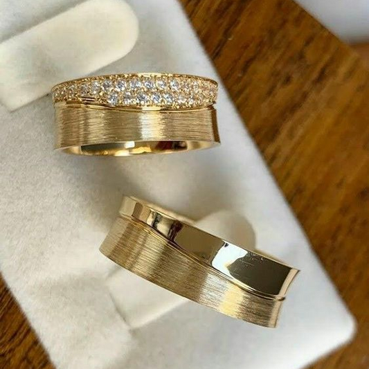 Lynor London™ | Vintage Gold Rings with Glitter – Classic Elegance