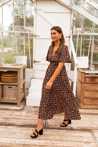 Lynor™ | Flowing Leopard Print Maxi Dress
